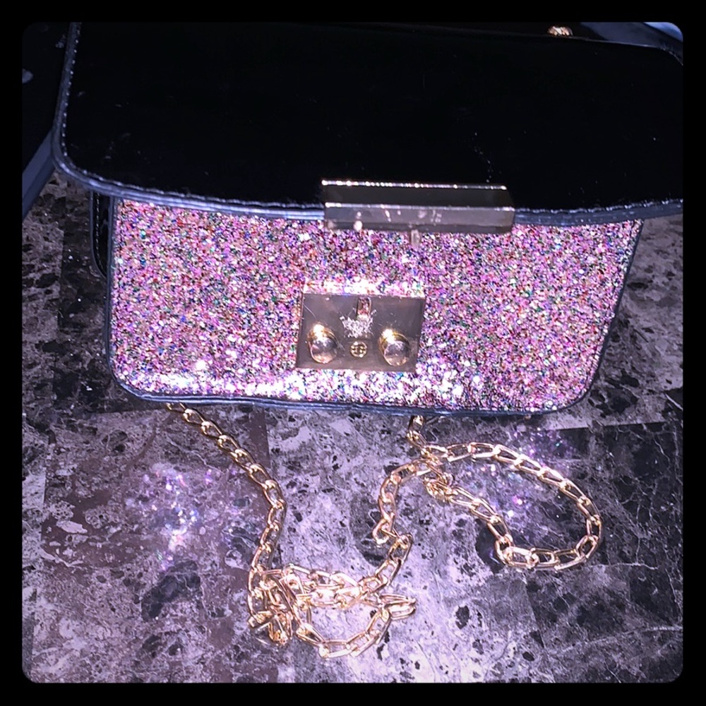 A purse ...from rue 21 never used brand new ❣️